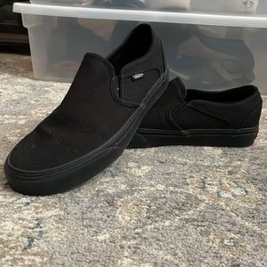 Vans 8.5 All Black Slip Ons